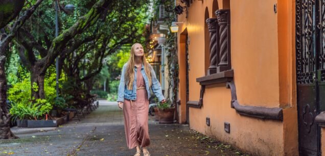 Woman,Tourist,Exploring,Lush,Streets,Of,Condesa,,Mexico,City.,Family